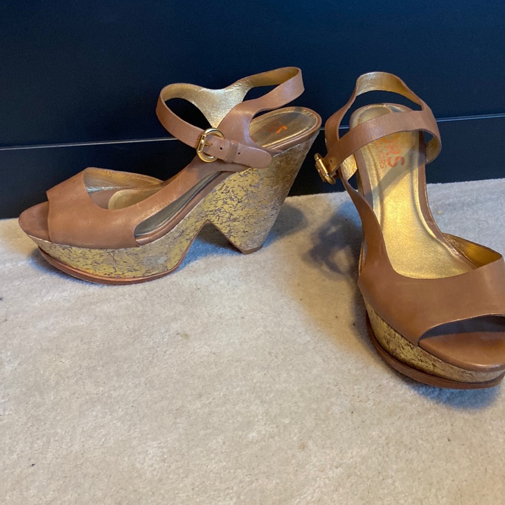 •Michael Kors Wedges size 7